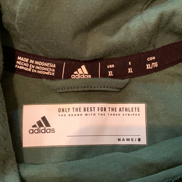 Edmonton Eskimos Lot Adult  XL Hoodie, Youth Large T-Shirt & 34.5 x 58.5 Banner - Picture 3 of 16